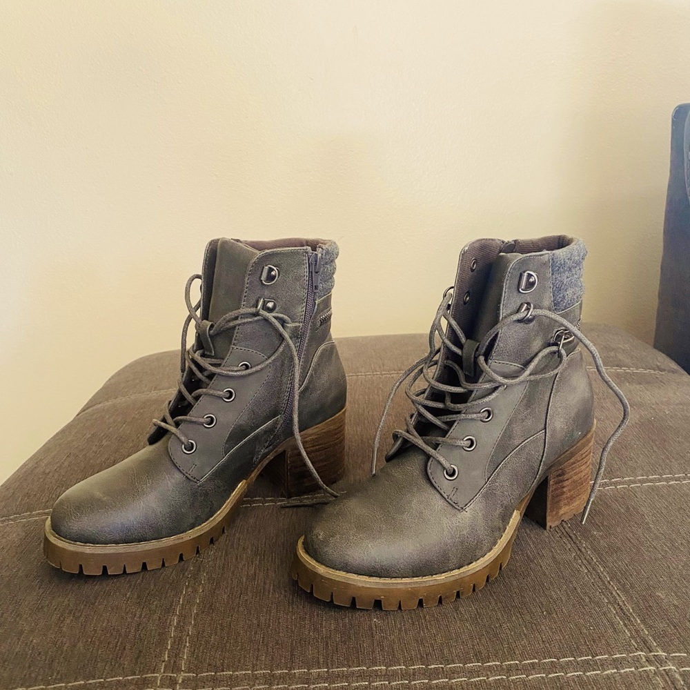 I bought these boots thinking I would like them & they are not my style.